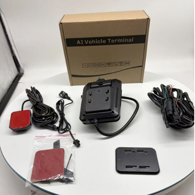 تصميم DMS الذكي و ADAS AI Dashcam كل شيء في واحد مع عرض 4G / WiFi / GPS الأمامي المدمج