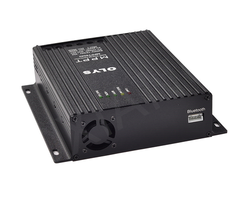 99.8٪ كفاءة MPPT الشمسية المسؤول عن جهاز التحكم بالشحن 12V 24V 40A مع وظيفة إخراج التحميل