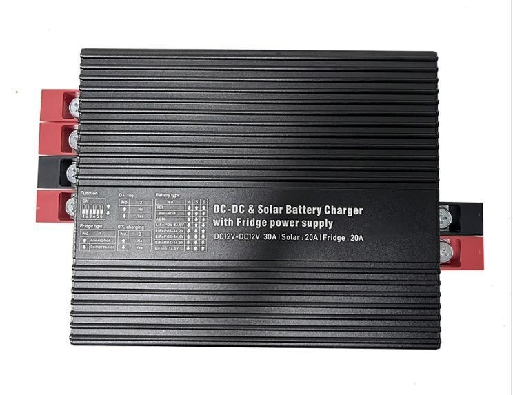 شاحن بطارية 30A 390W DC للبطاريات 12V درجة الحرارة تعويض خفيفة الوزن عند 1.5kg