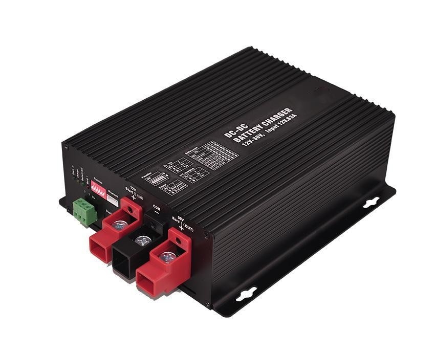 شاحن بطارية متردد 12 فولت قوي مع 15.4A Max Output Current ضيق وخفيف الوزن 1.7kg/190mm*215mm*70mm